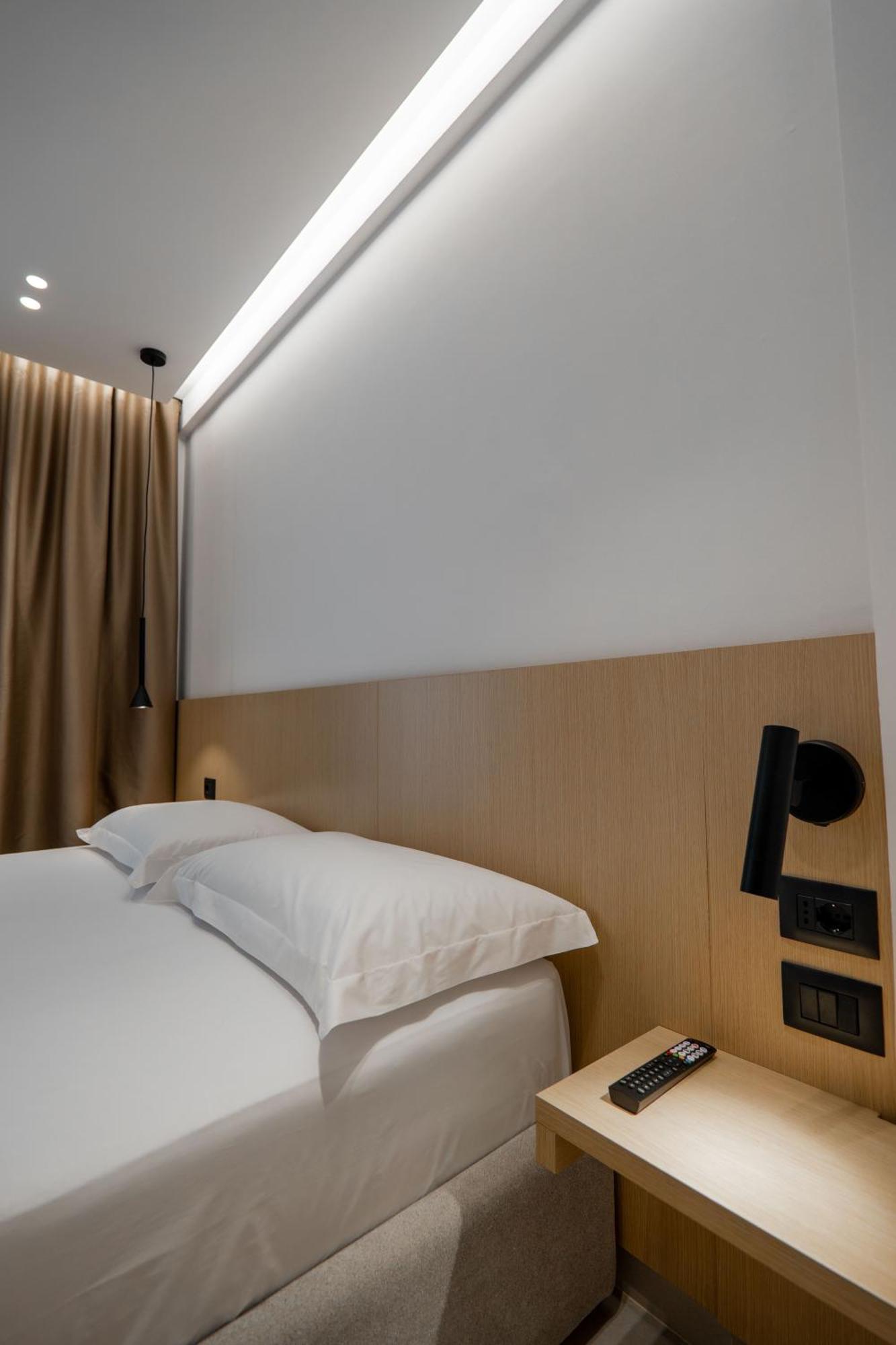 Austin Boutique Hotel Sarande Ngoại thất bức ảnh